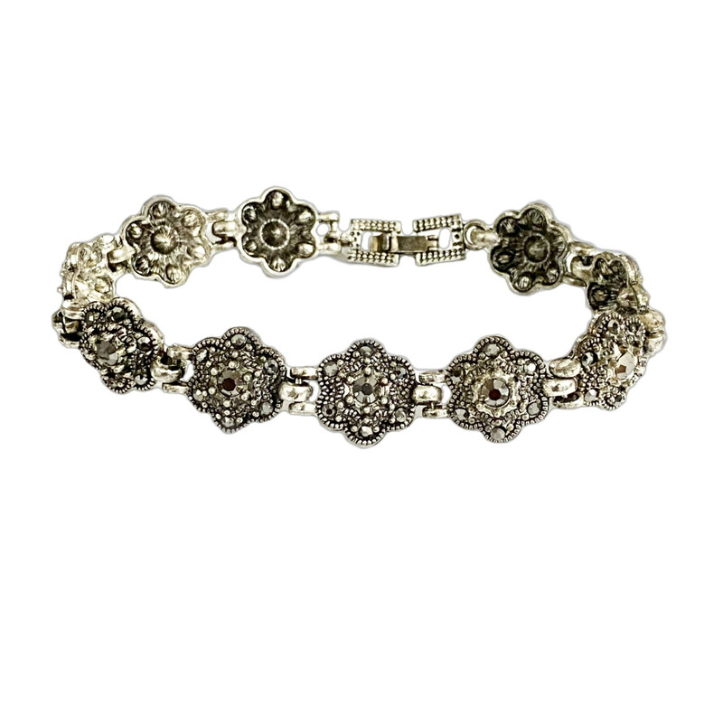 دستبند دخترانه مدل D.B207 دستبند دخترانه مدل D.B207