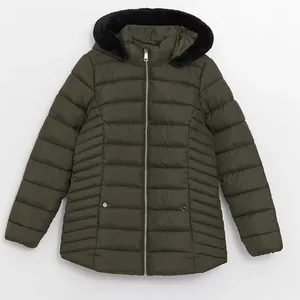 کاپشن زنانه ال سی وایکیکی، از جنس پلی‌استر با طرح ساده و تنخوری معمولی، مدل W31182z8