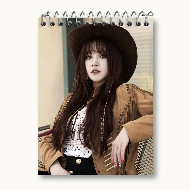 دفتر یادداشت 50 برگ خندالو مدل یوکی گروه جی آیدل GIdle کد 19510