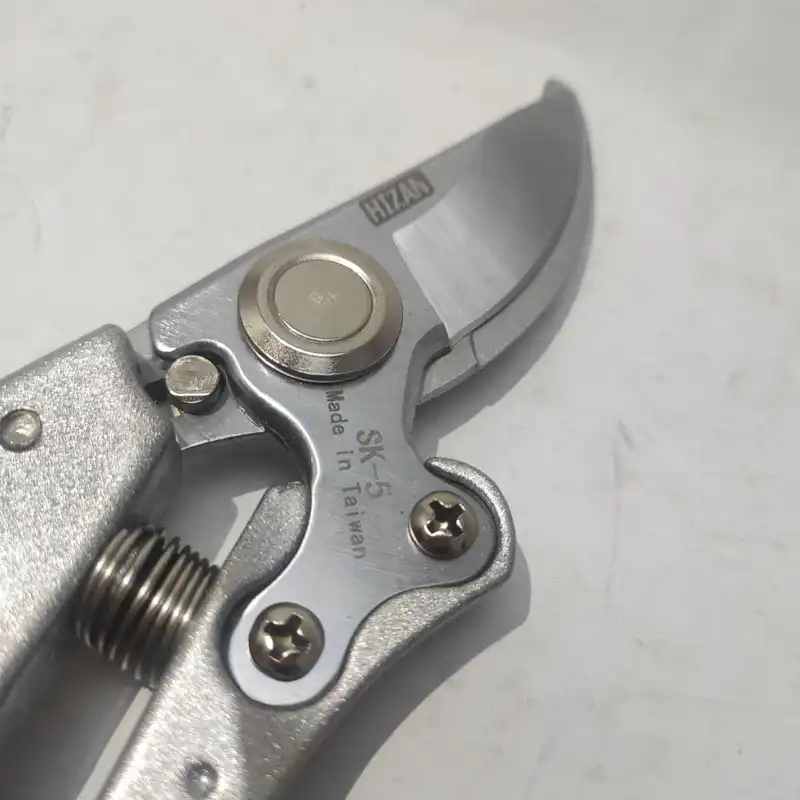 قیچی شمشاد زنی هیزان مدل RI-33