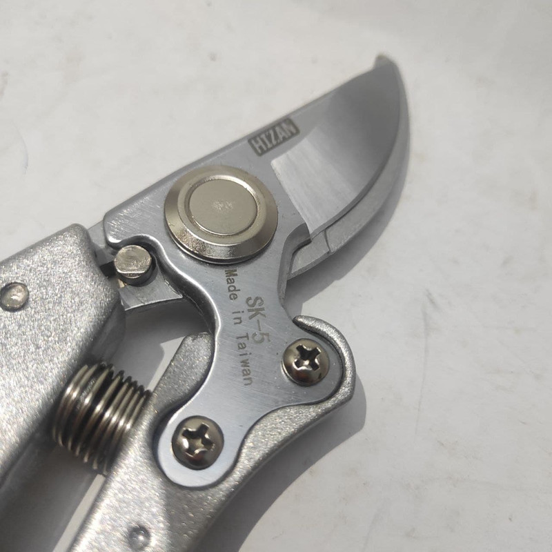 قیچی شمشاد زنی هیزان مدل RI-33