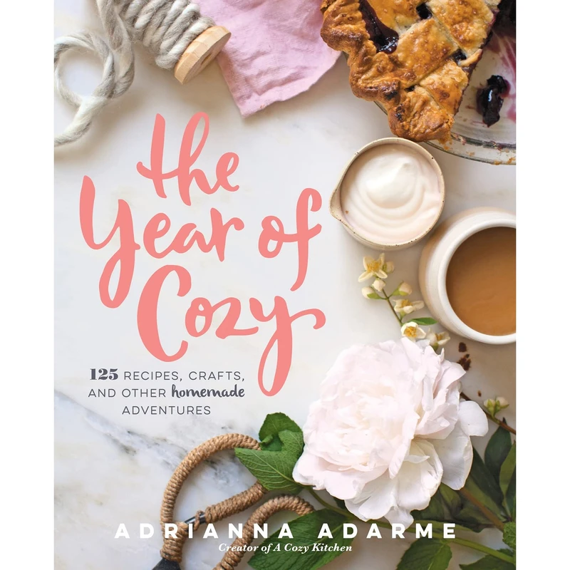 کتاب The Year of Cozy اثر Adrianna Adarme انتشارات Random House, Inc.