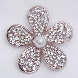 گل سینه زنانه مدل رولباسی