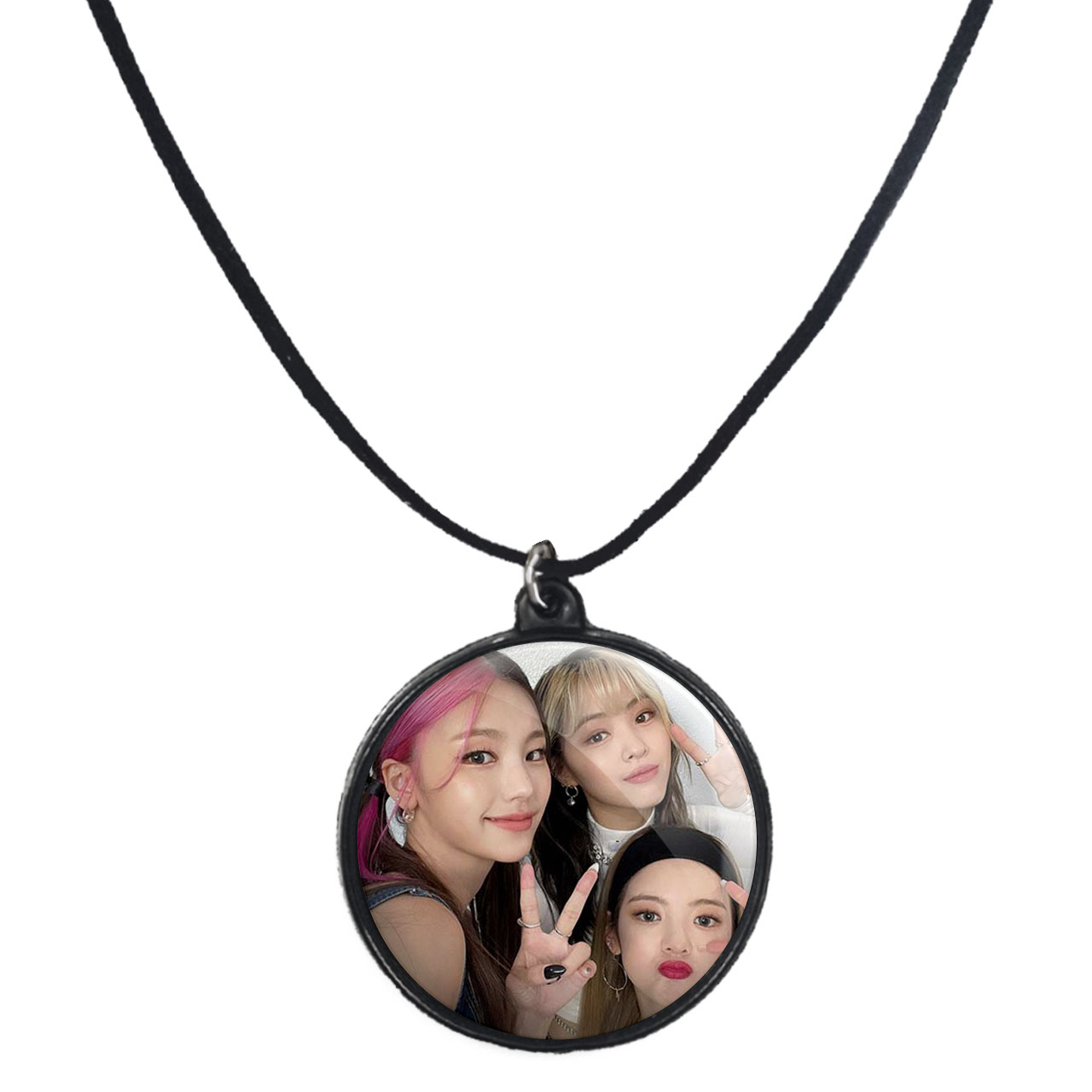 گردنبند پرمانه طرح گروه موسیقی ایتزی کد pmb.13121 مدل دو طرفه