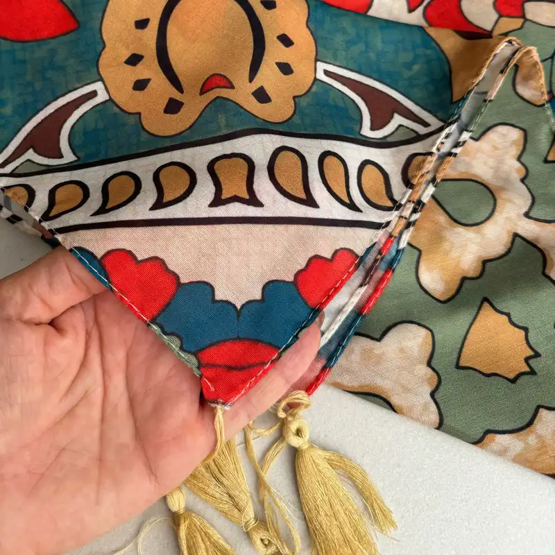 روسری زنانه مدل نخی آبرنگی گل دار شاد مهمانی قواره بزرگ منگوله دار بتجقه دار