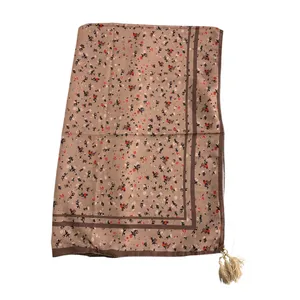 روسری زنانه مدل گل‌گلی کد 0098