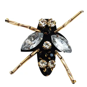 سنجاق سینه زنانه مدل زنبور عسل کد 43