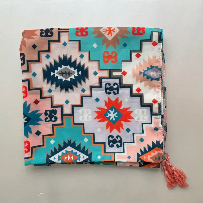 روسری زنانه مدل نخی گلیمی سنتی چهار فصل کد 16