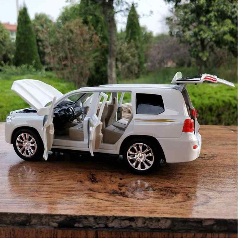 ماکت ماشین مدل Lexus Lx 570 کد M923x