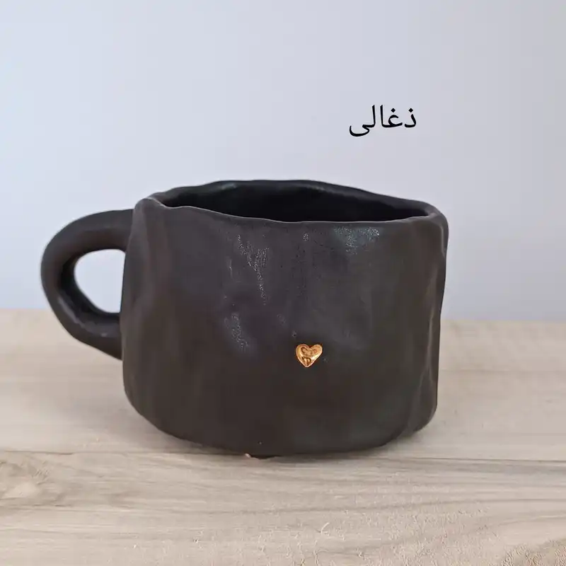 ماگ سرامیکی مدل دفرمه طرح قلب