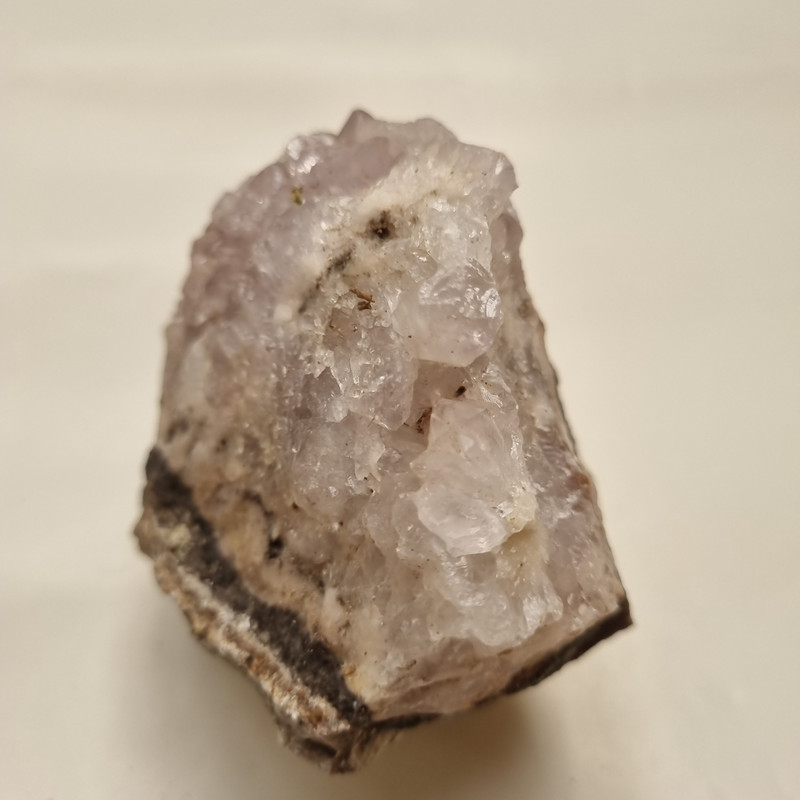 سنگ راف آمیتیست خط هنر مدل کلکسیونی کد  kh0219