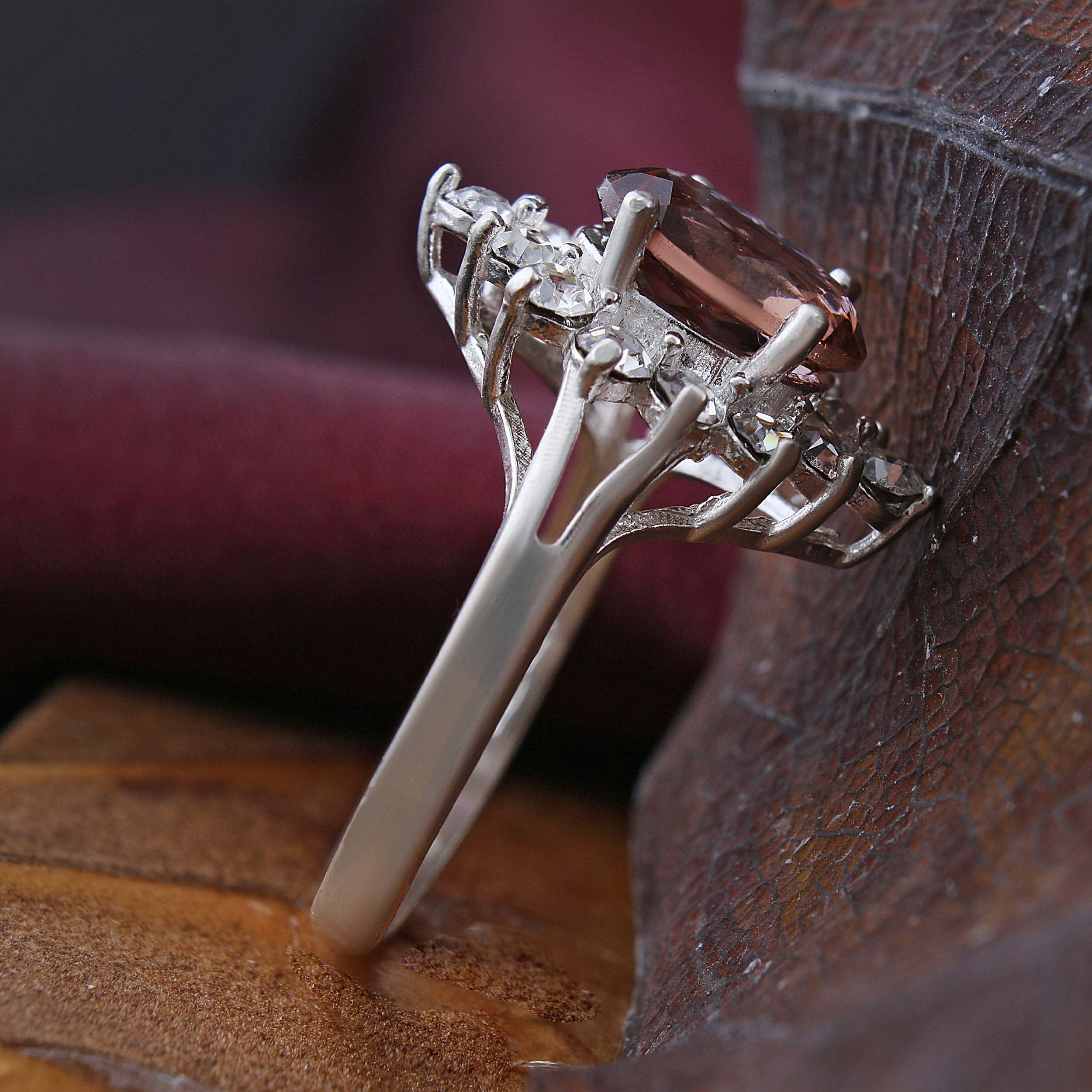 انگشتر نقره زنانه بازرگانی میلادی مدل نگین الکساندریت مدرن کد AW_663