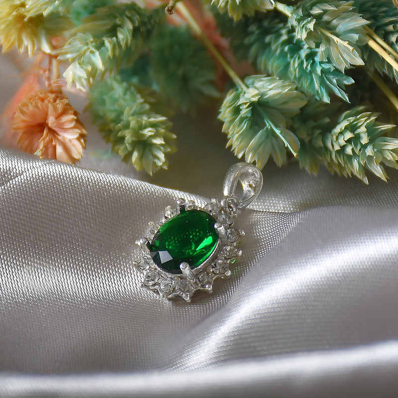 آویز گردنبند نقره زنانه  نقره جات لطفی  مدل زمرد کد PNSH09