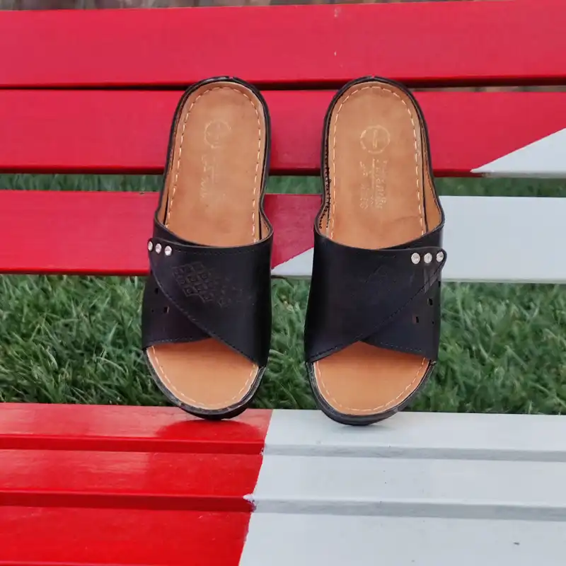 دمپایی زنانه مدل طبی دوختی کد Bk-900002