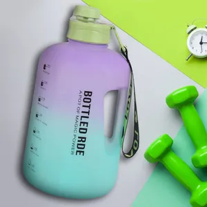 قمقمه مدل ورزشی bottled گنجایش 2 لیتر  