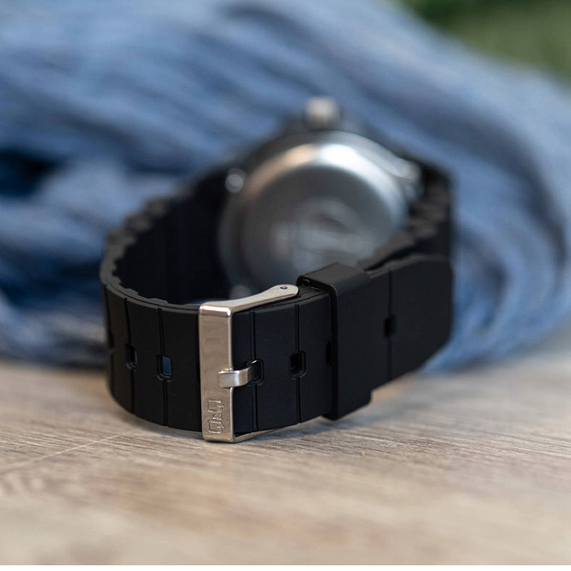 ساعت مچی عقربه‌ای مردانه کیو اند کیو مدل V30A-03VY