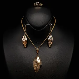 نیم ست طلا 18 عیار زنانه مدل 1EW797