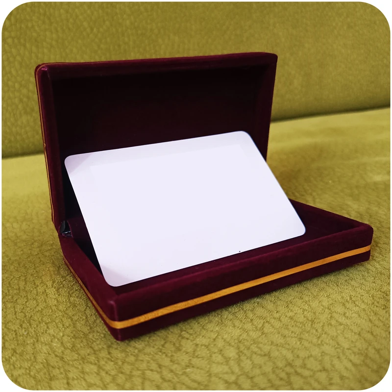 عکس شماره 3 : جعبه کارت بازی مدل pes کد 100