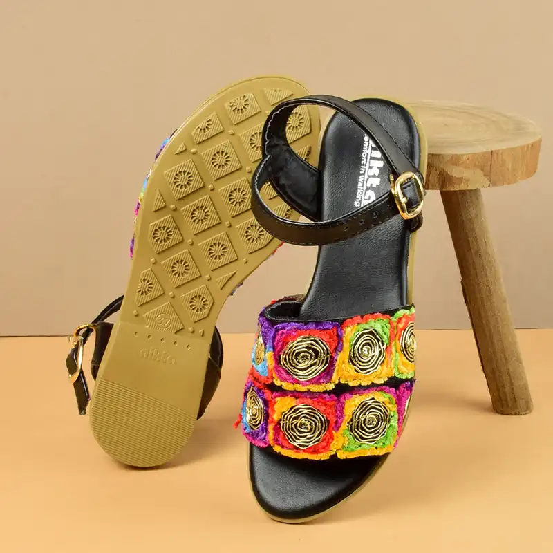 صندل زنانه نیکتا مدل سگکی آسان باز شو BK.4035