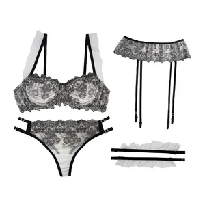 ست شورت و سوتین زنانه برتا مدل توری فنردار کد 4030W به همراه بند و نگهدارنده جوراب