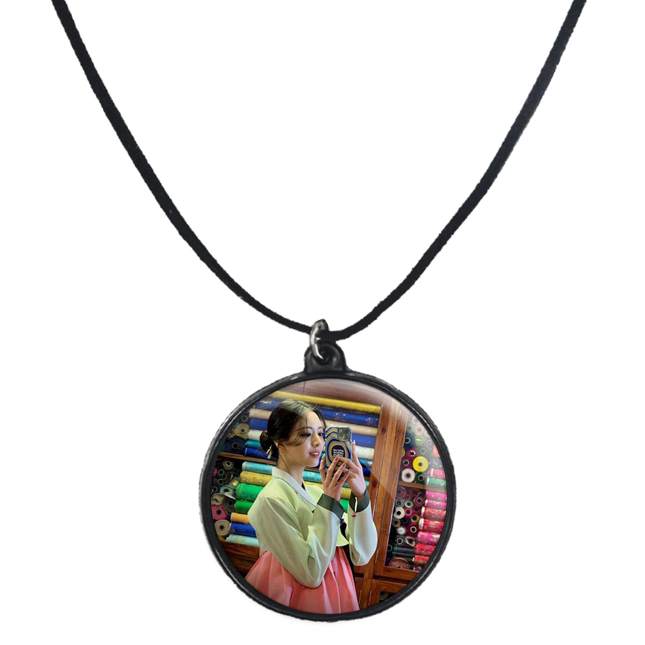 گردنبند پرمانه طرح گروه موسیقی ایتزی کد pmb.13027 مدل دو طرفه