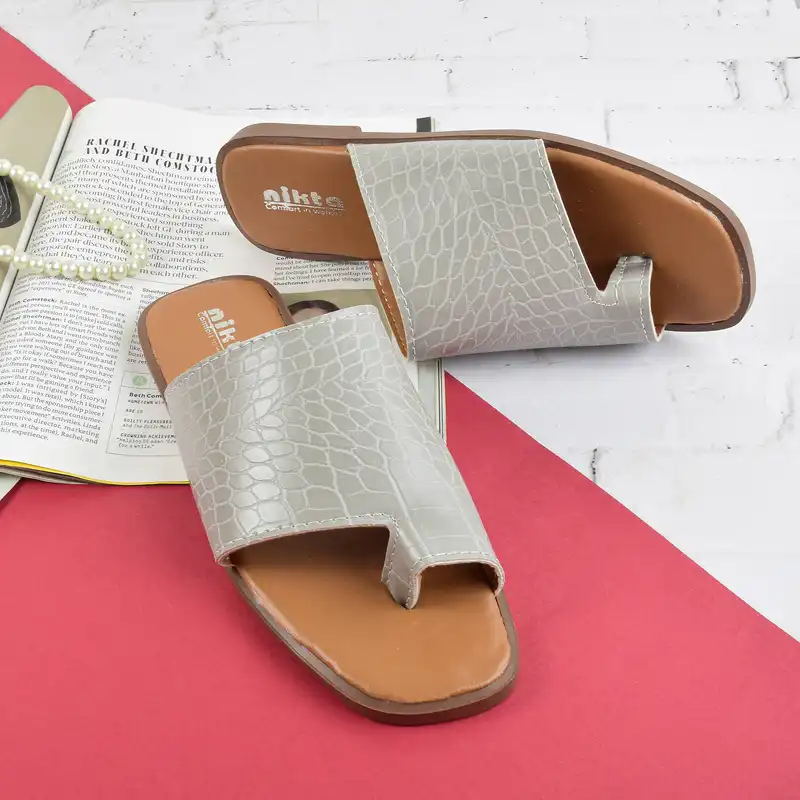 دمپایی لاانگشتی زنانه نیکتا مدل پوست ماری GRY.2866