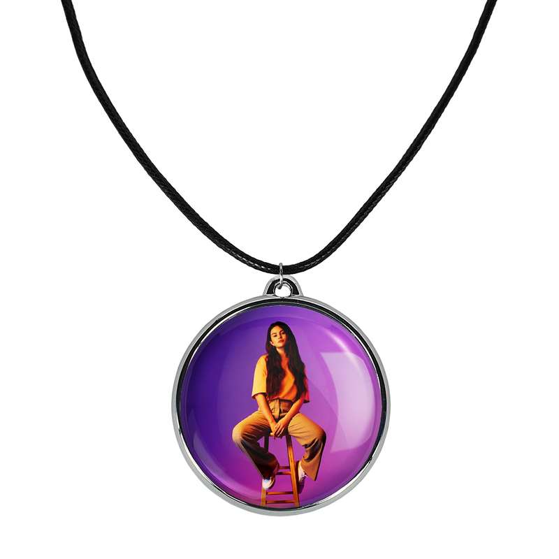 گردنبند خندالو مدل سلنا گومز Selena Gomez کد 1919519197 گردنبند خندالو مدل سلنا گومز Selena Gomez کد 1919519197
