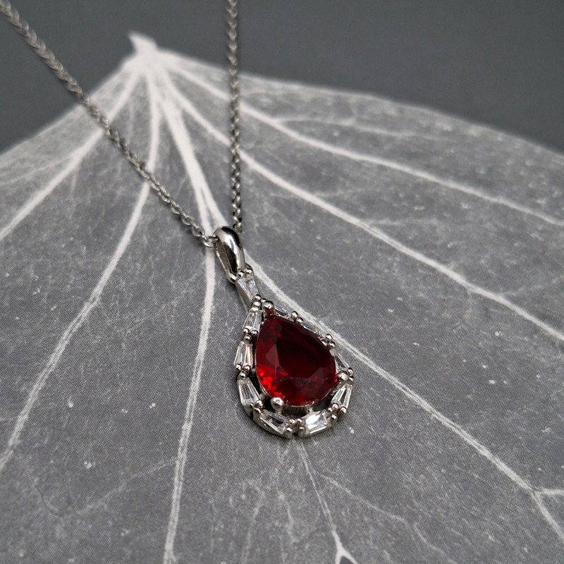 گردنبند نقره زنانه مدل اشکی طرح یاقوت