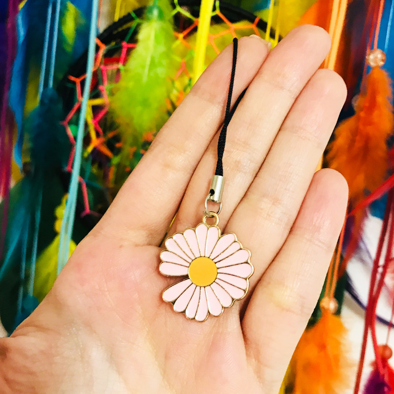 آویز موبایل مدل گل بابونه کد 01