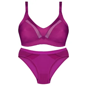 ست شورت و سوتین زنانه پانیذ مدل ساتن وسط توری بدون فنر کد 4648