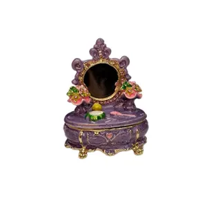 جعبه جواهرات مدل فلزی طرح میز آرایش کد 013