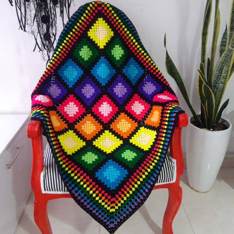 شال مبل مدل هفت رنگ سایز 90x90 سانتیمتر