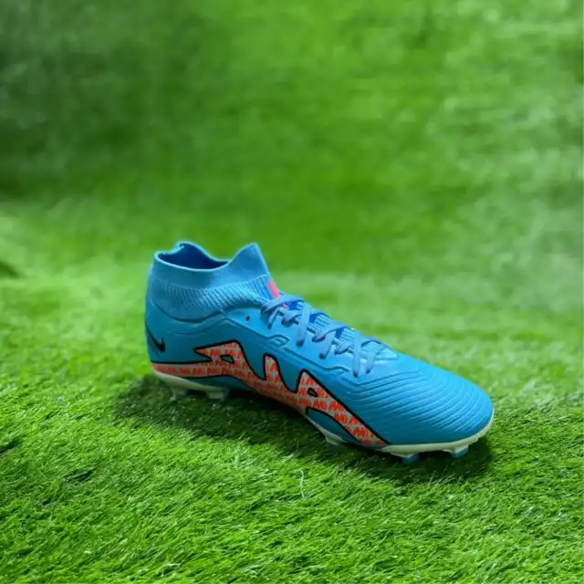 کفش فوتبال مردانه مدل استوک دار کد 2025