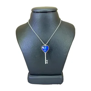 گردنبند نقره زنانه سواروسکی مدل قلب و کلید کد 300014