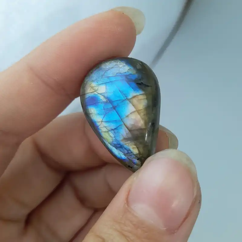 سنگ لابرادوریت مدل اشکی کد NG4009