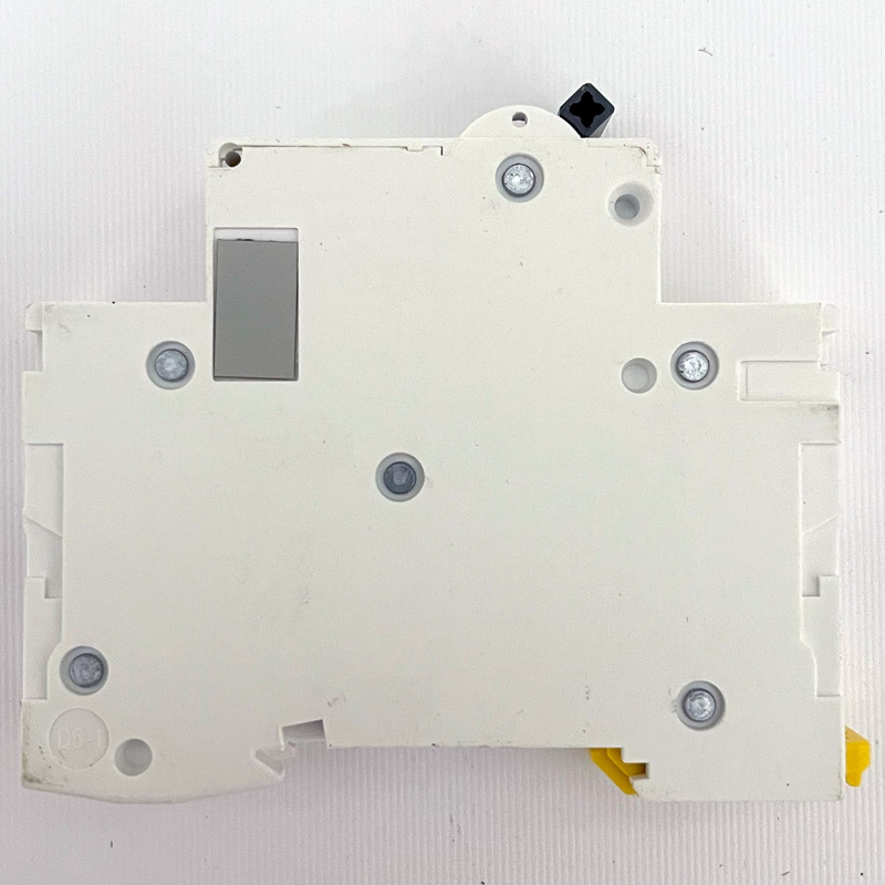 فیوز مینیاتوری تک پل 20 آمپر اشنایدر مدل xC60 Acti9 کد A9N1P20C فیوز مینیاتوری تک پل 20 آمپر اشنایدر مدل xC60 Acti9 کد A9N1P20C