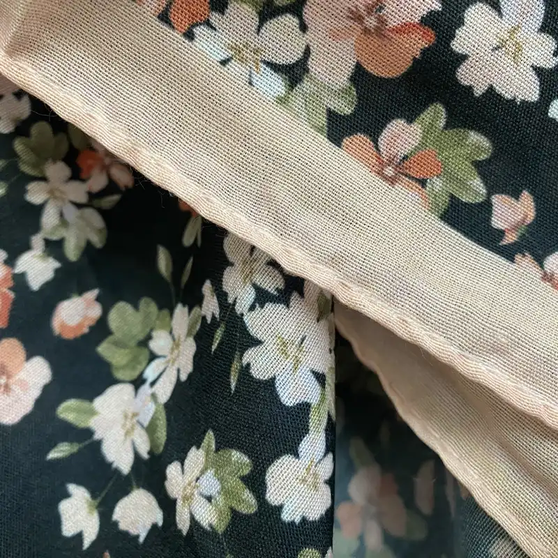 روسری زنانه مدل نخ چهارفصل منگوله دار کد 2131