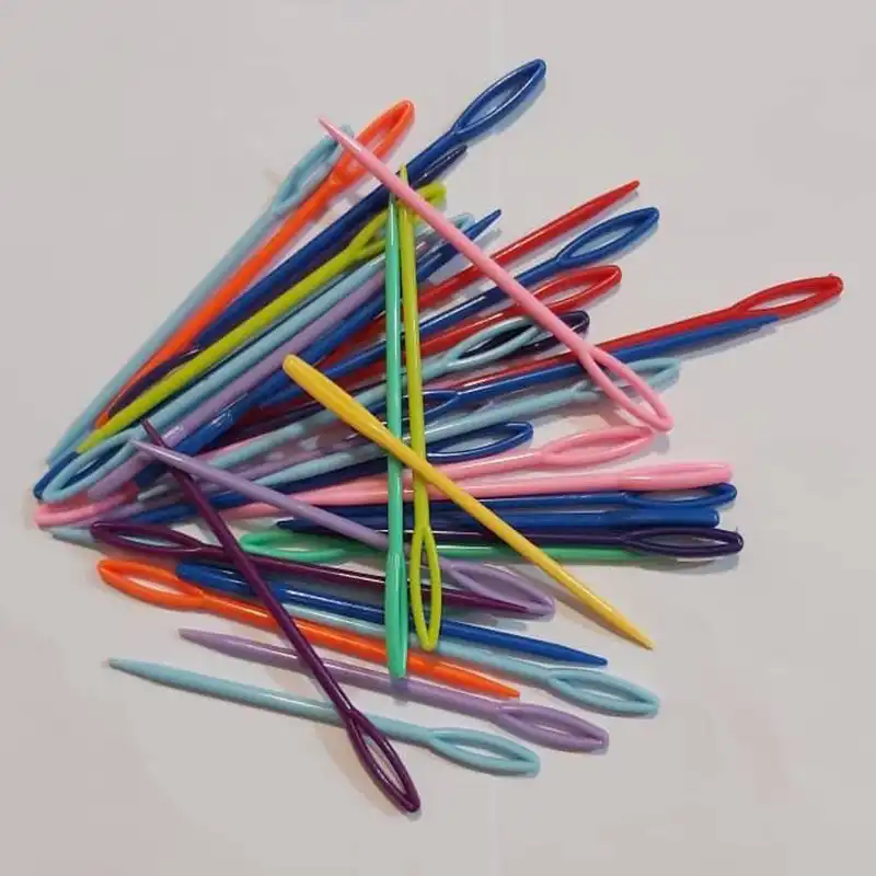 سوزن بافتنی کد V-2021 بسته 3 عددی به همراه سنجاق نشانه گذار