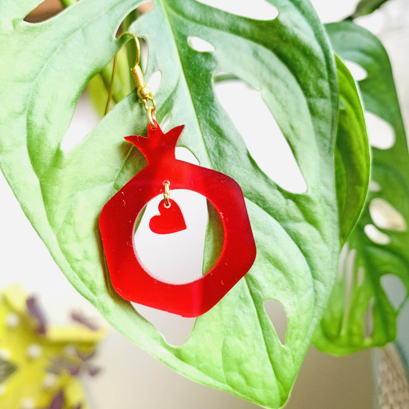 گوشواره دخترانه طرح انار و قلب کد 007