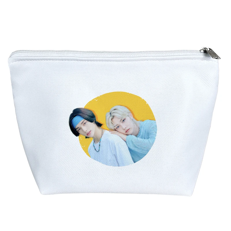 کیف لوازم آرایش دخترانه خندالو مدل هیونجین و فلیکس گروه موسیقی استری کیدز Stray Kids کد 1369