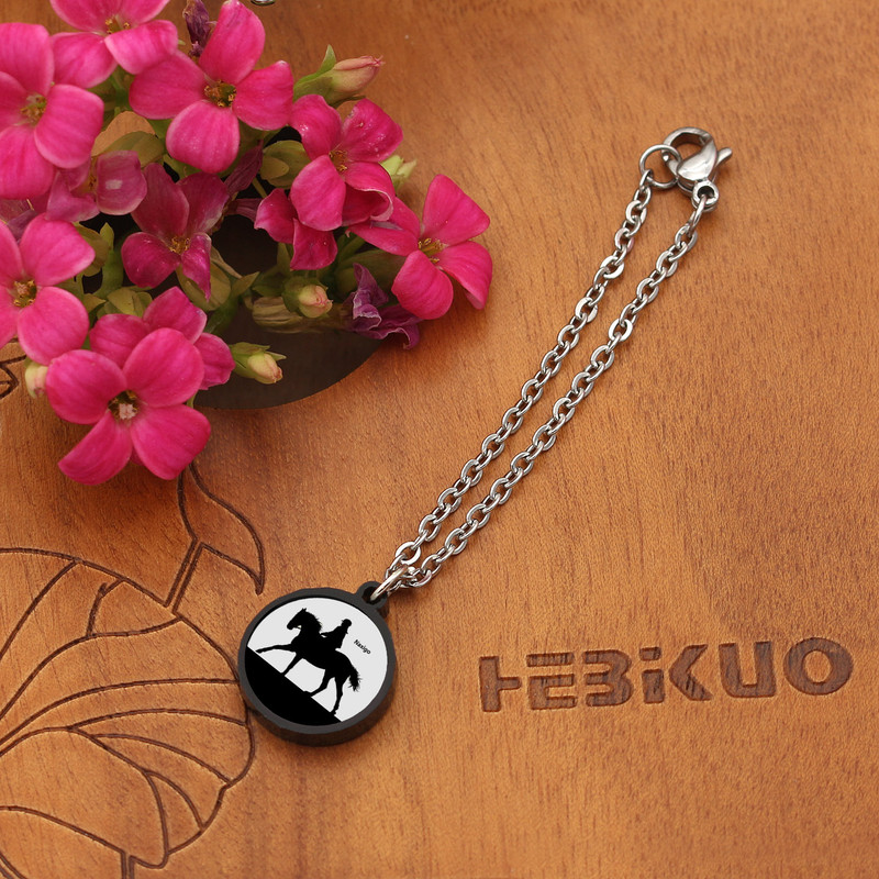 آویز ساعت زنانه ناکسیگو مدل شب تاب طرح اسب سواری کد AW8943 آویز ساعت زنانه ناکسیگو مدل شب تاب طرح اسب سواری کد AW8943