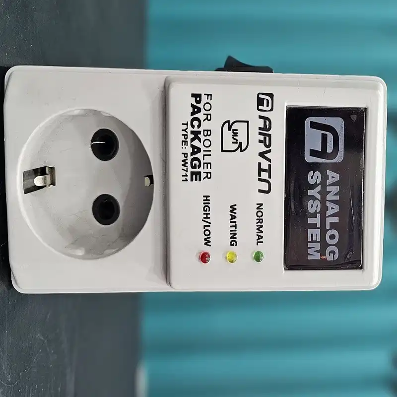 محافظ ولتاژ آروین مدل PW 711