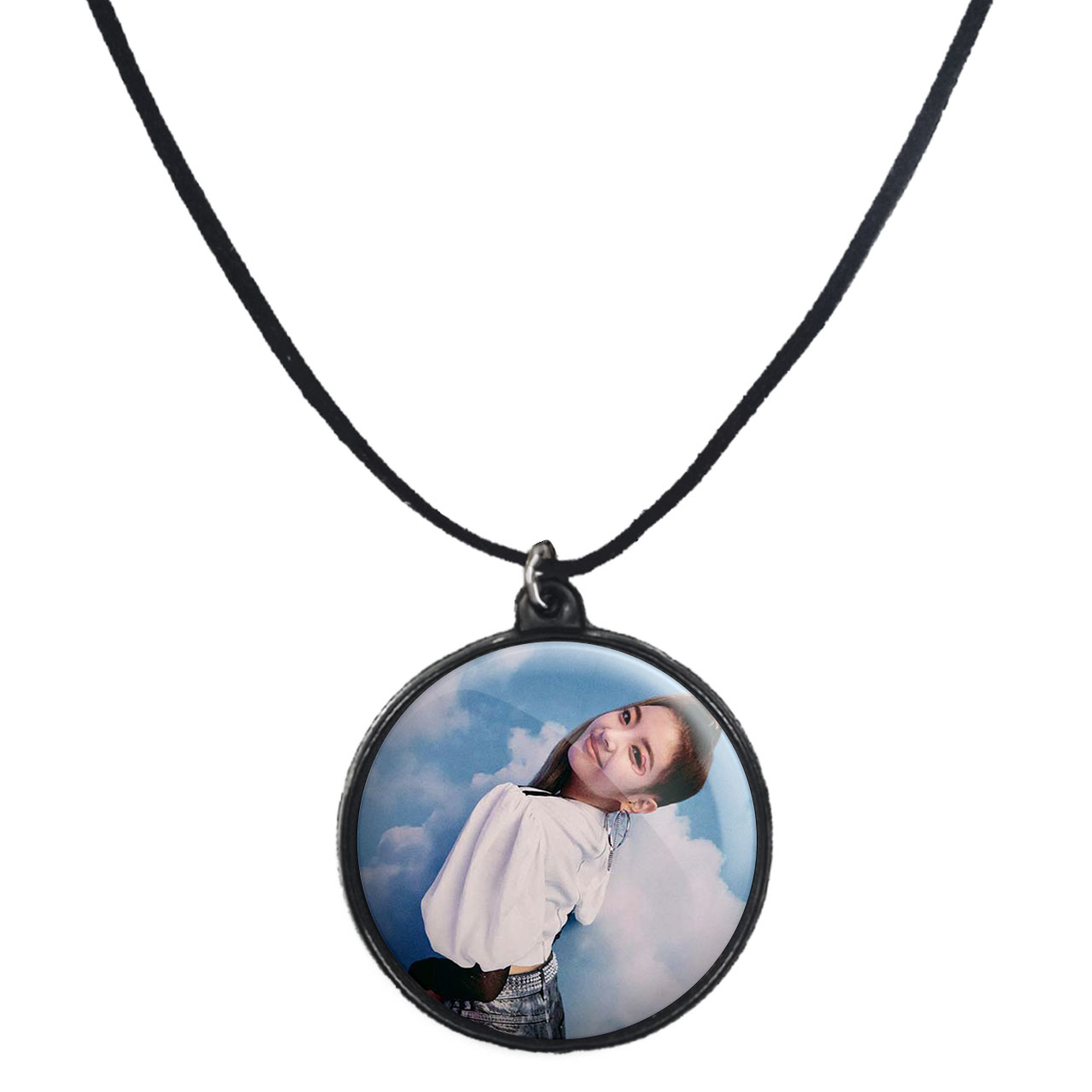 گردنبند پرمانه طرح گروه موسیقی ایتزی کد pmb.13151 مدل دو طرفه