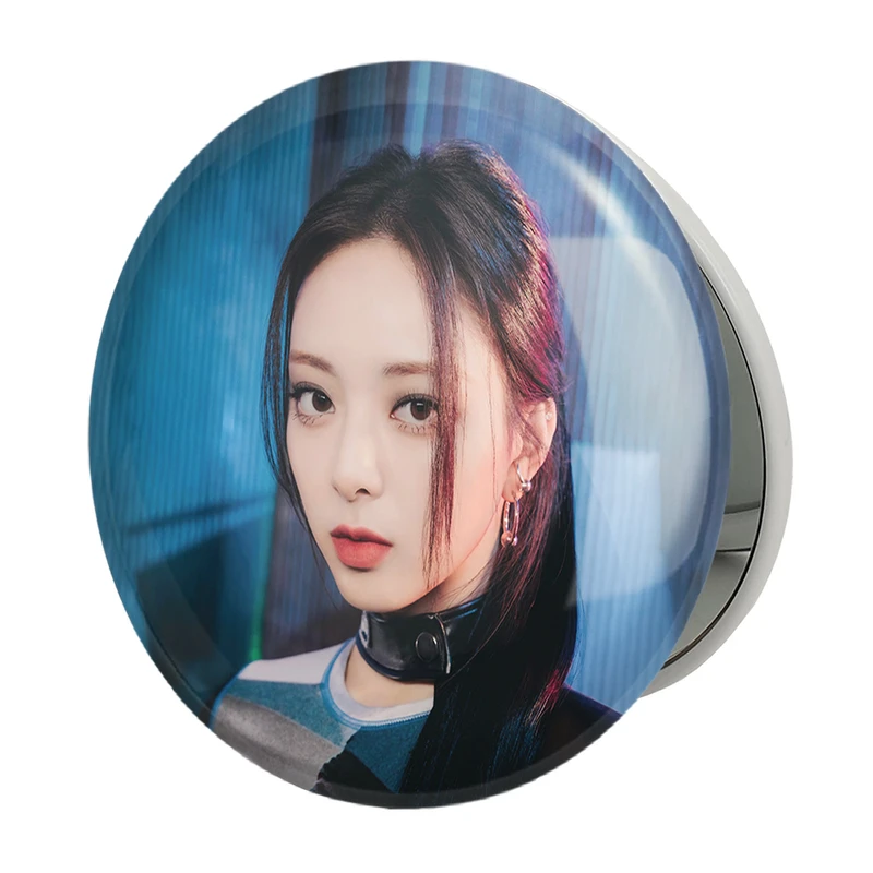 آینه جیبی خندالو طرح یونا گروه ایتزی ITZY مدل تاشو کد 20223 