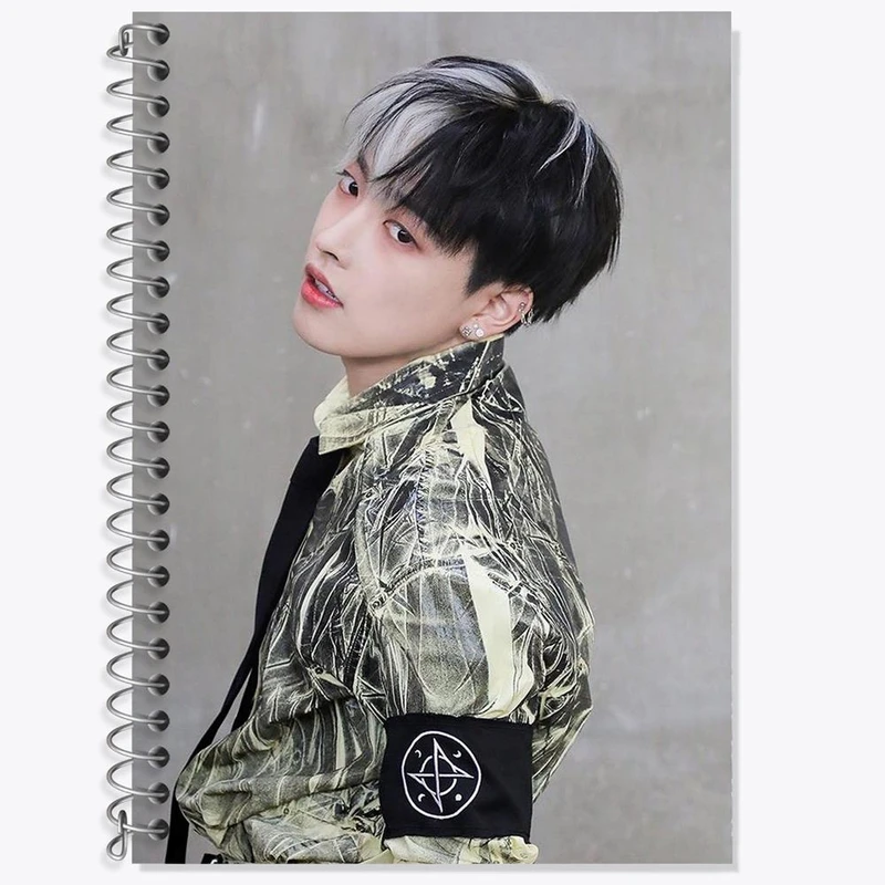 دفتر لغت 50 برگ خندالو مدل هونگ جونگ گروه ایتیز ATEEZ کد 21237