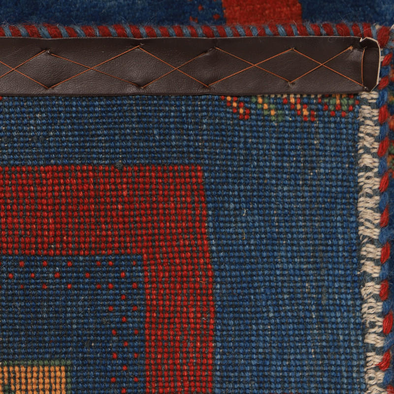 گبه دستباف یک متری طرح قشقایی کد 4040423