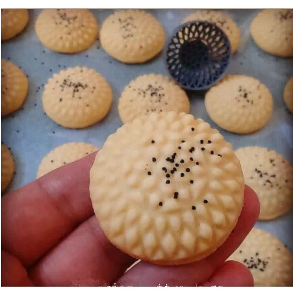 کاتر شیرینی پزی به گز مدل نان برنجی