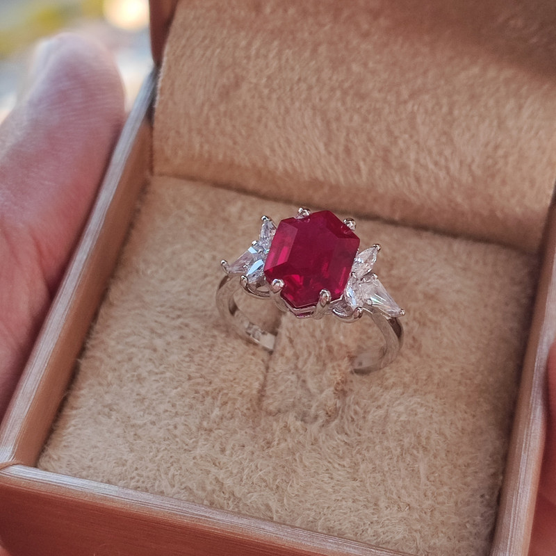 انگشتر نقره یاقوت زنانه کد 104 انگشتر نقره یاقوت زنانه کد 104