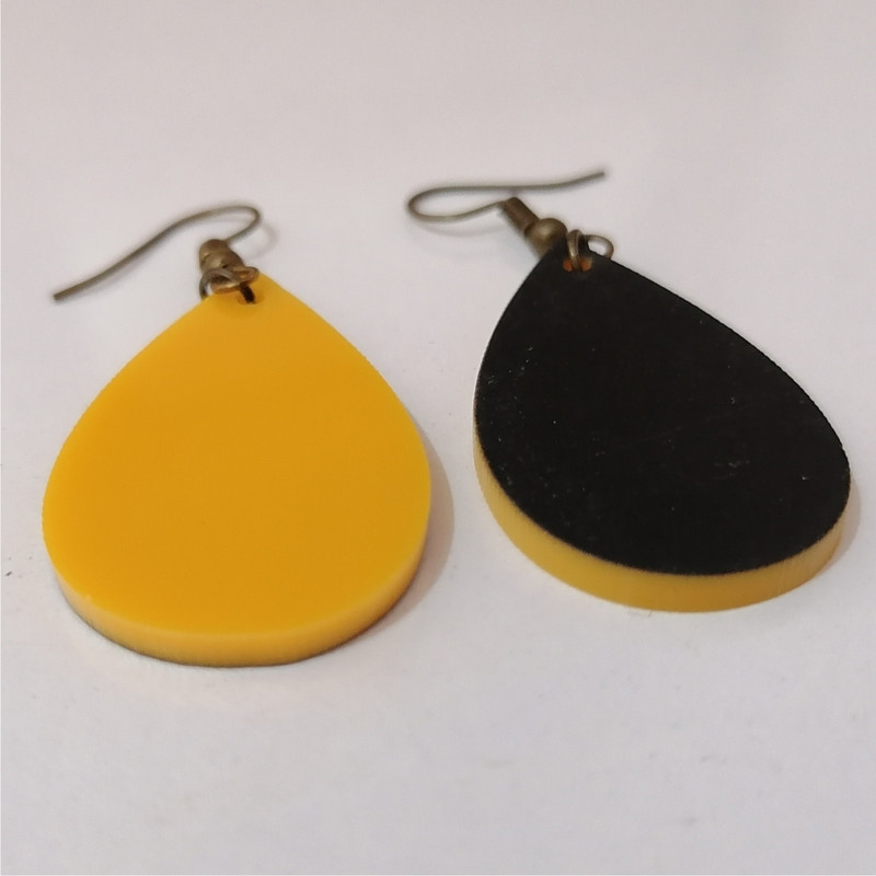 گوشواره دخترانه مدل بیضی تو پر گوشواره دخترانه مدل بیضی تو پر