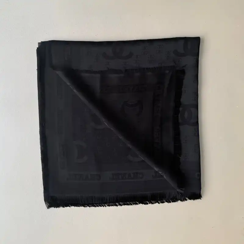 روسری زنانه مدل  نخی ژاکارد اداری رسمی چهار فصل قواره بزرگ 140 دور ریش کد 4